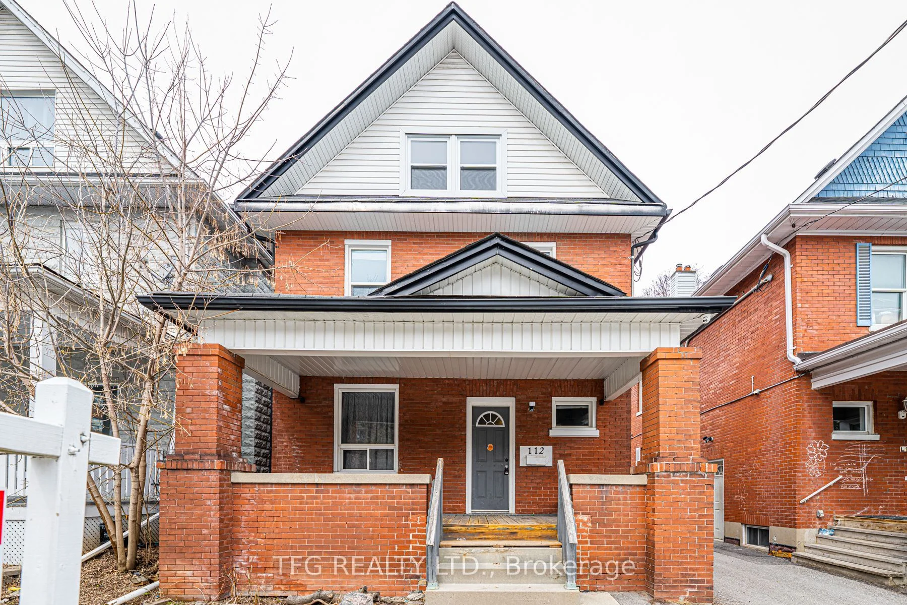 112 Brock Street E 2nd Floor, Oshawa, ON L1G 1R6
