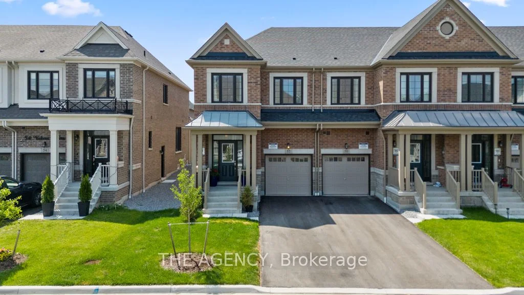 Att/Row/Townhouse in Whitby