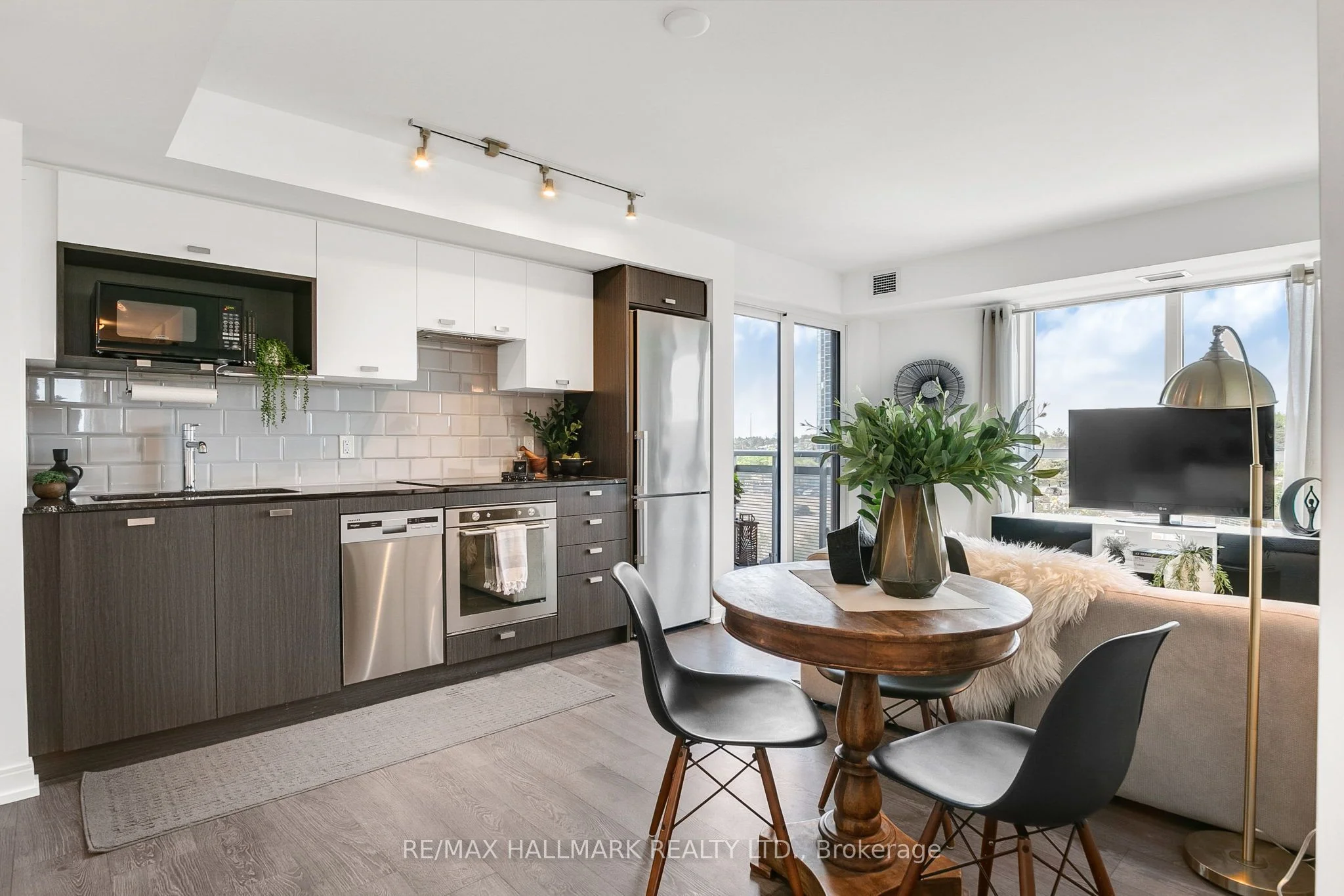 275 Village Green Square 522, Toronto E07, ON M1S 0L8
