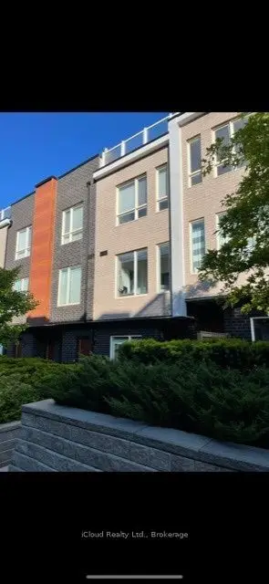 Condo Townhouse in Toronto