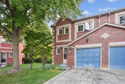 Condo Townhouse in Toronto
