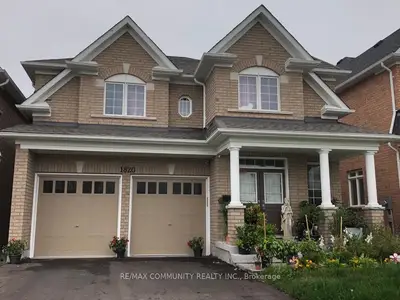 Detached in Oshawa