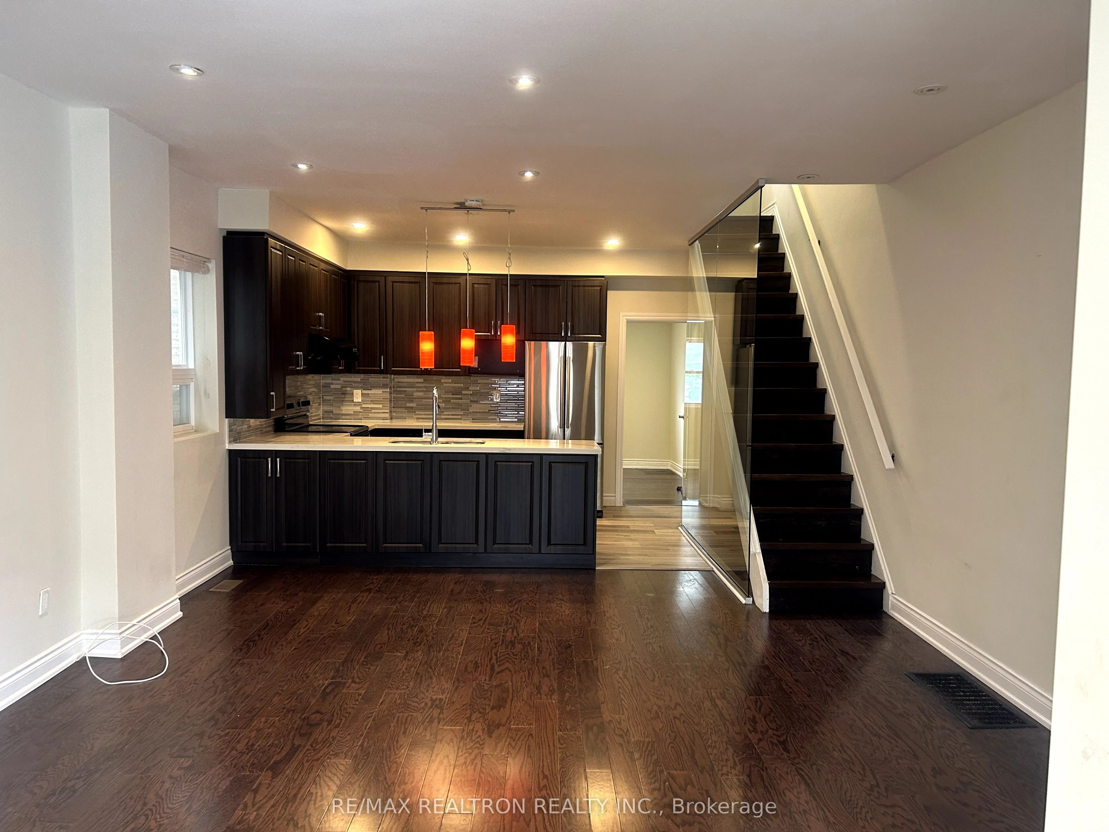 1311 Gerrard Street E 1, Toronto E01, ON M4L 1Y8
