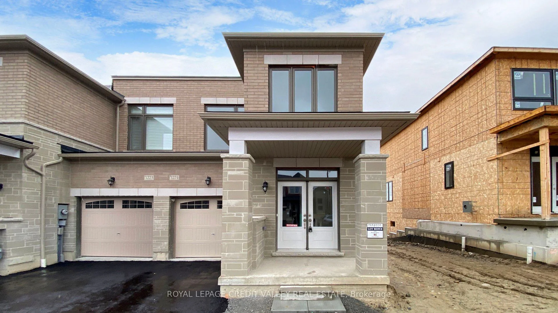 1221 Rexton Drive, Oshawa, ON L1L 0T3