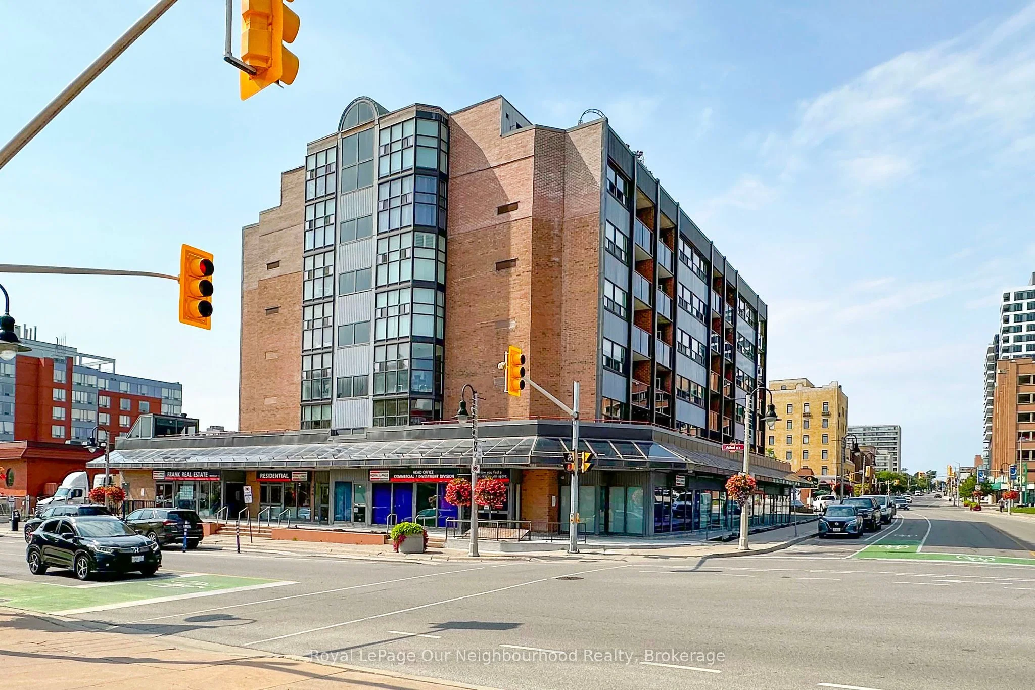 Condo Apartment in Oshawa
