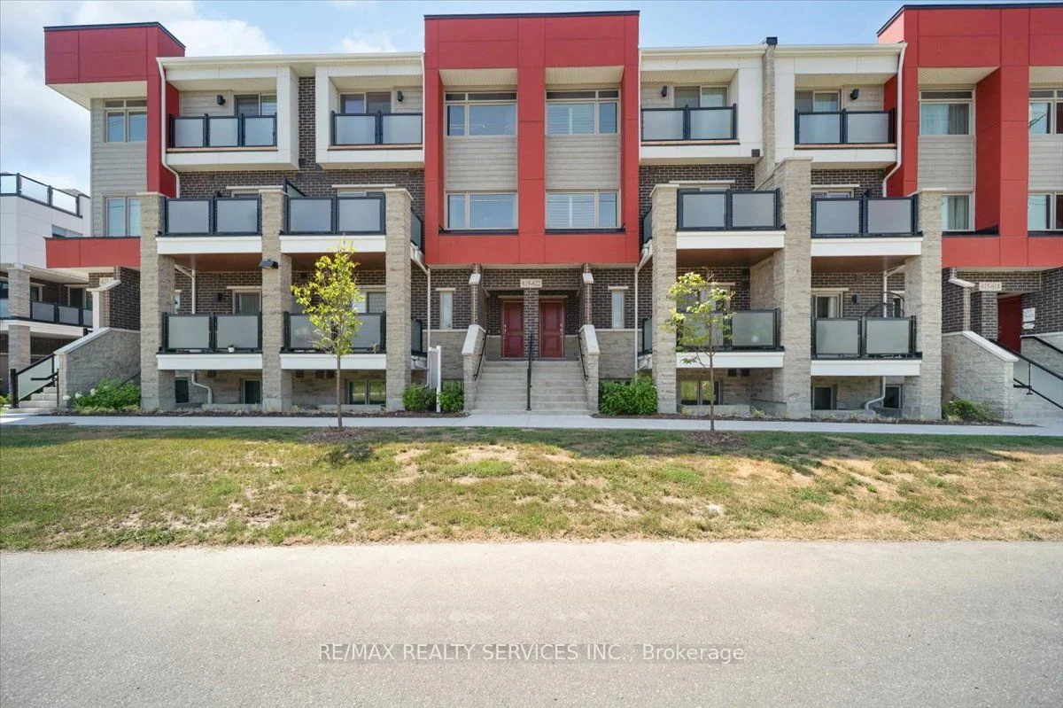 Condo Townhouse in Pickering