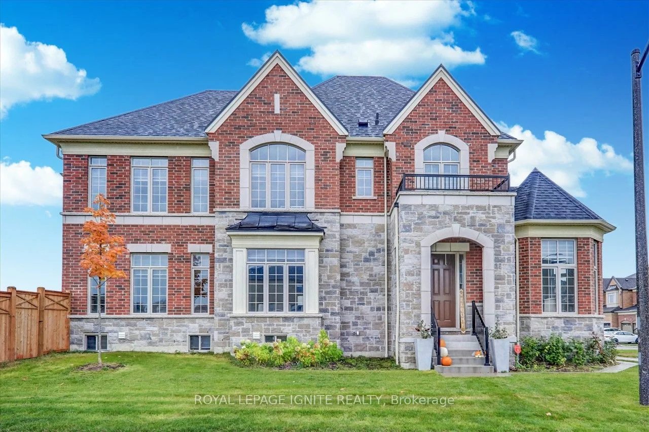23 Christine Elliott Avenue, Whitby, ON L1P 0B8