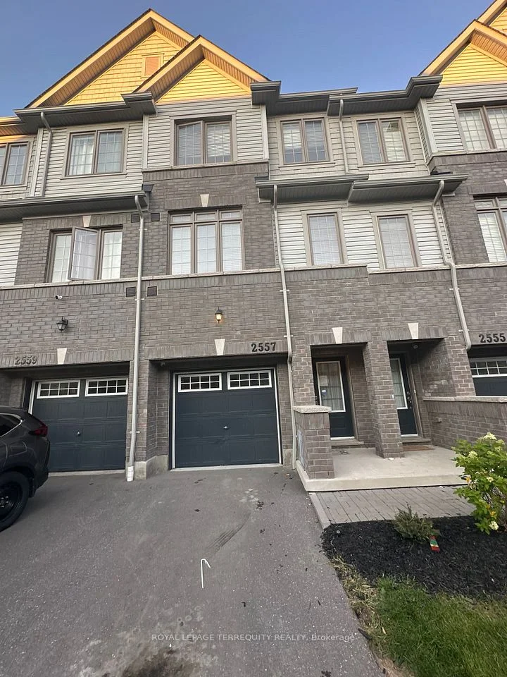 2557 Barbarolli Path 118, Oshawa, ON L1L 0P9