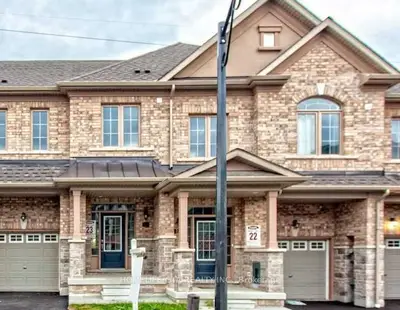 Att/Row/Townhouse in Pickering