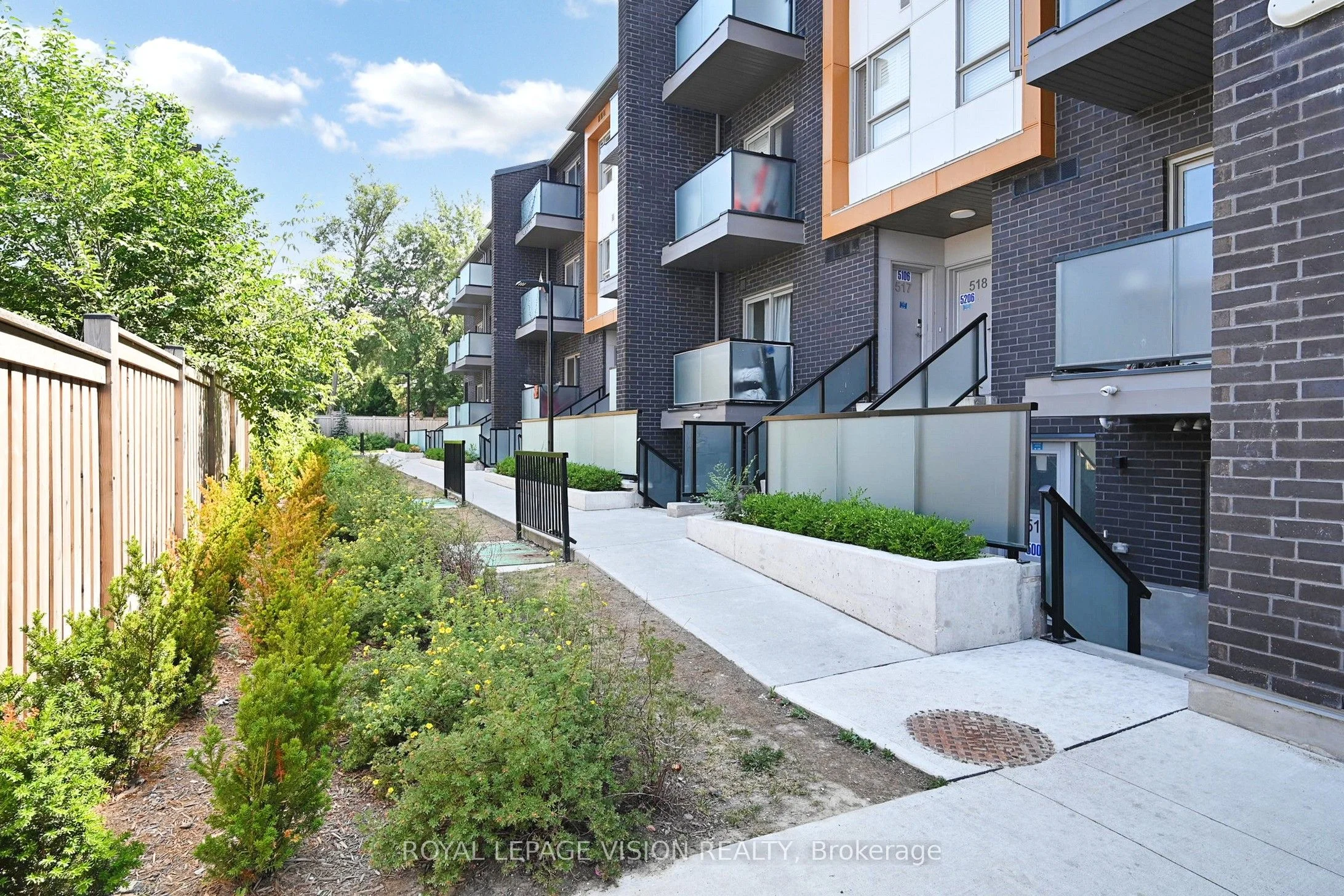 Condo Townhouse in Toronto