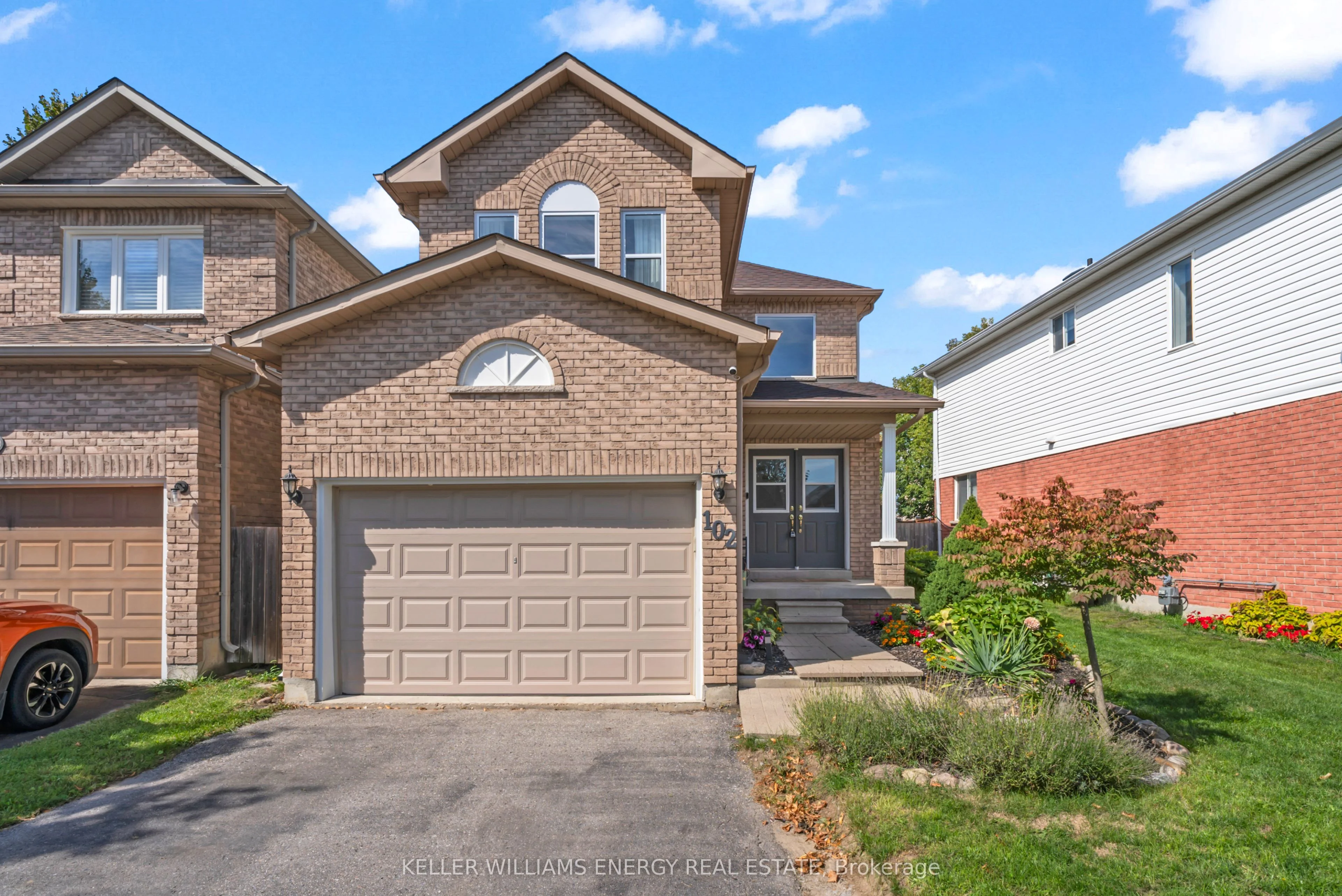 102 Lownie Court, Clarington, ON L1C 5E1