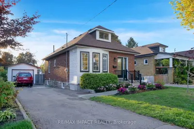 Detached in Oshawa