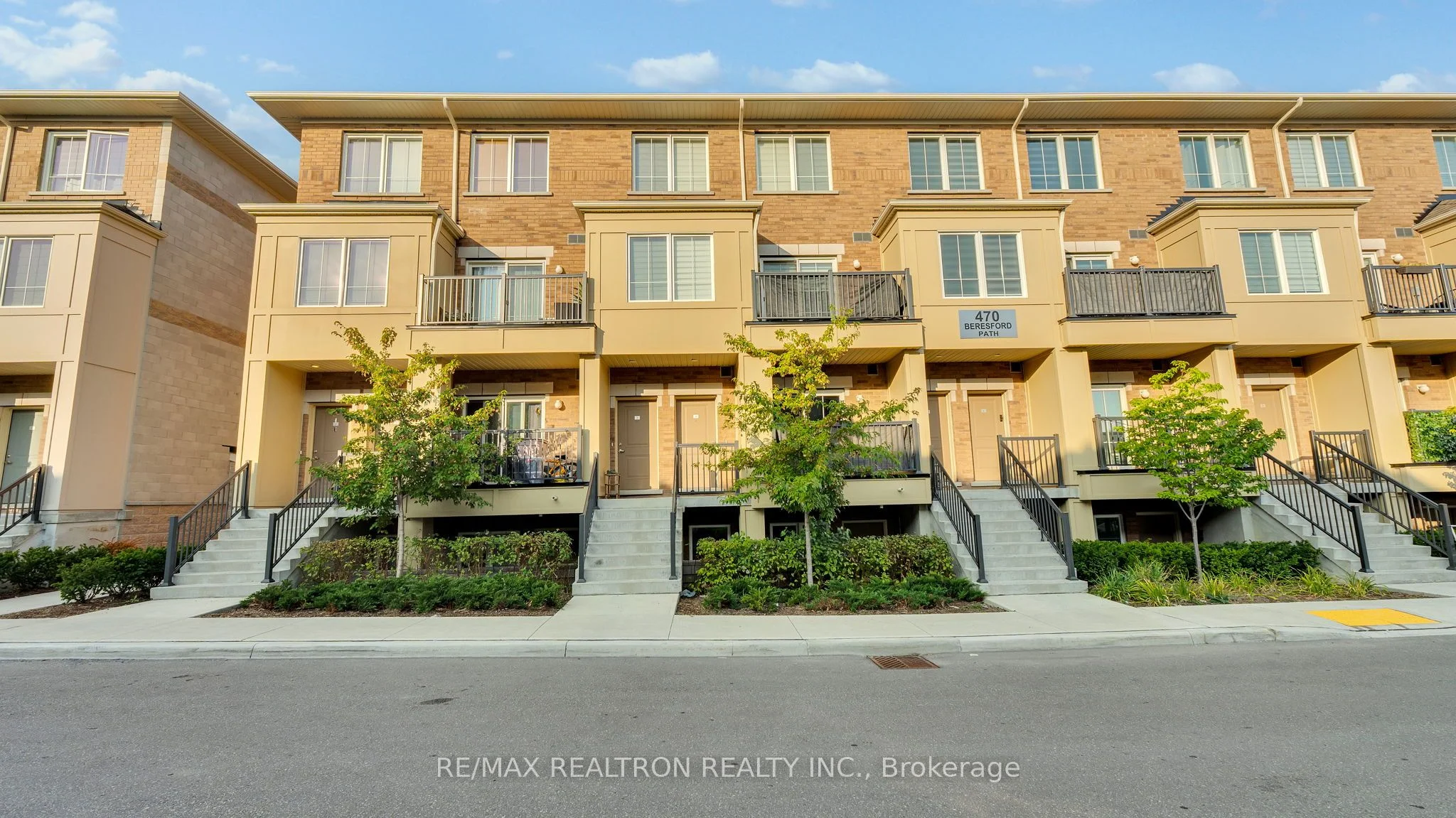 Condo Townhouse in Oshawa