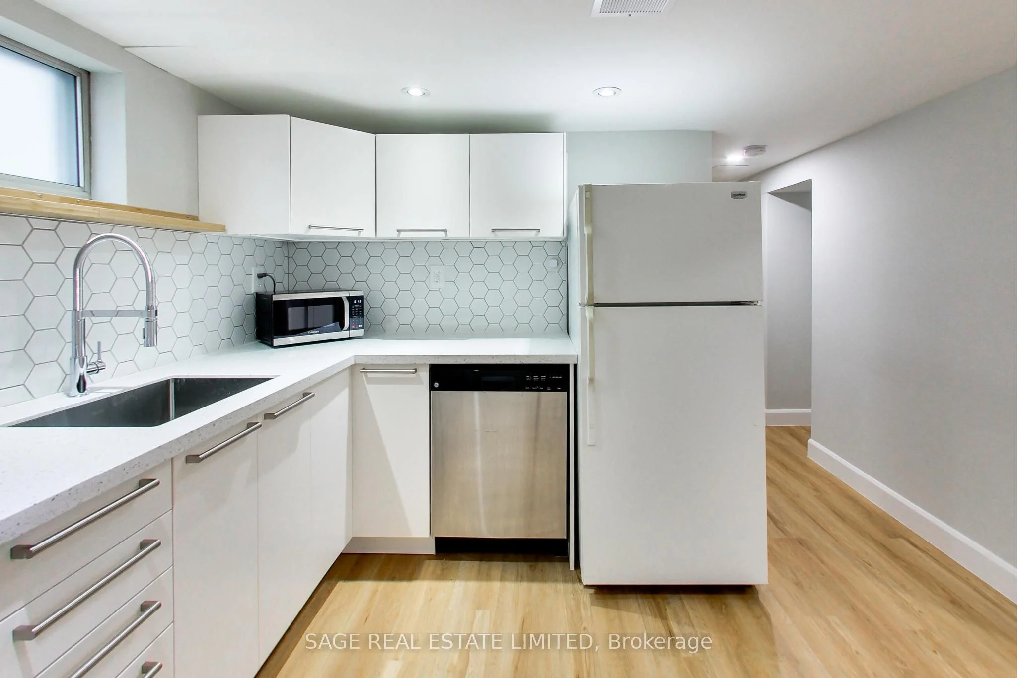 2505 Gerrard Street E Lower, Toronto E06, ON M1N 1W7