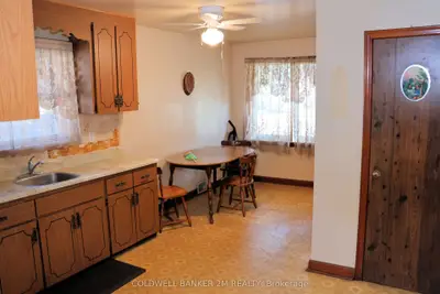 90 Cromwell Avenue, Oshawa, On L1j 4t6