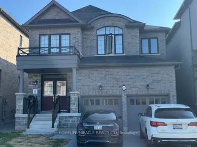 Detached in Oshawa