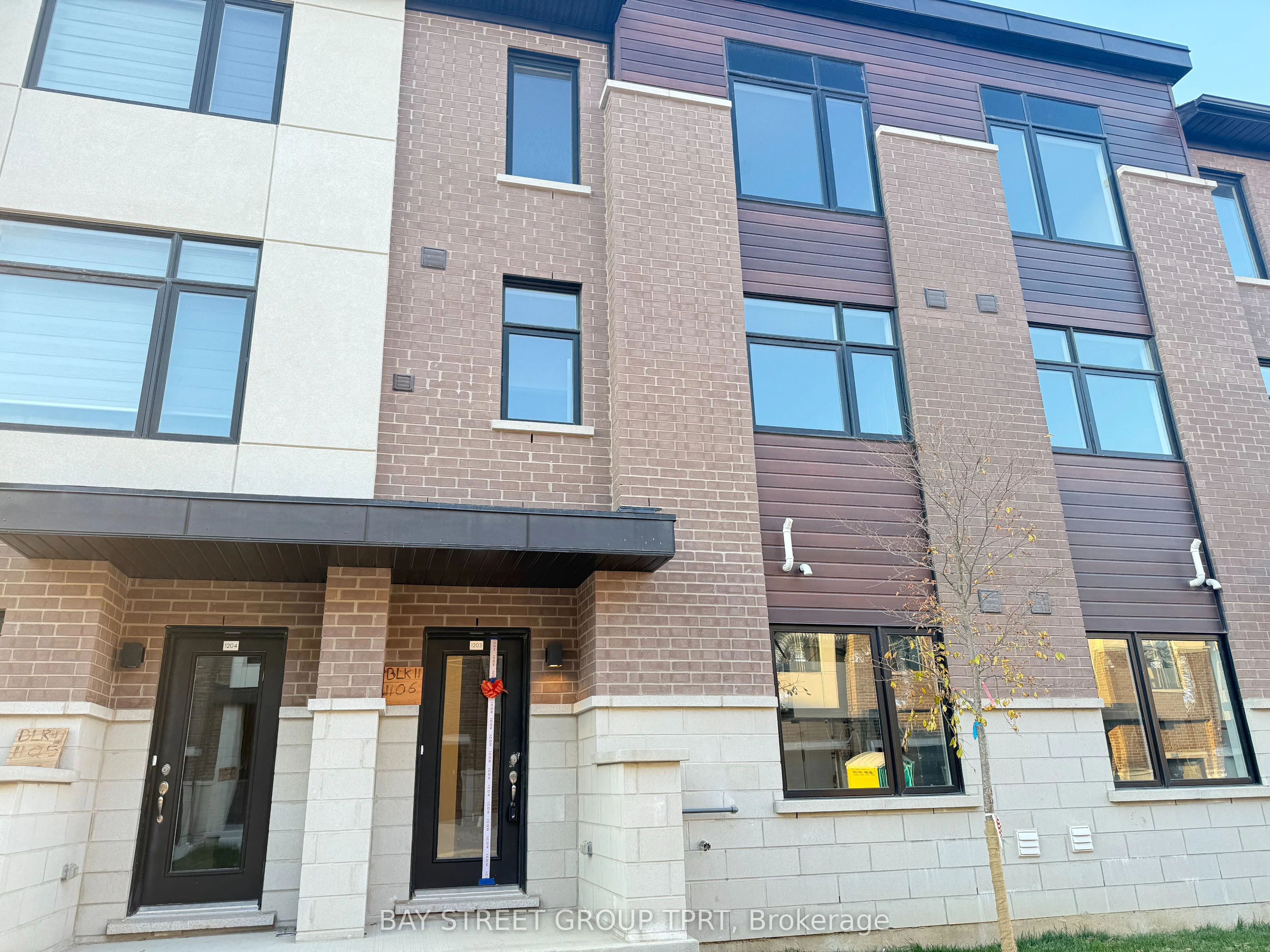 1695 Dersan Street 1203, Pickering, ON L1X 0S9