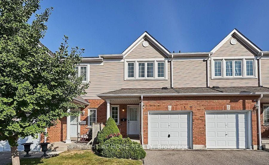 Condo Townhouse in Whitby