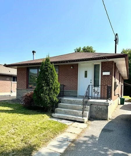 127 Cabot Street, Oshawa, ON L1J 5R8