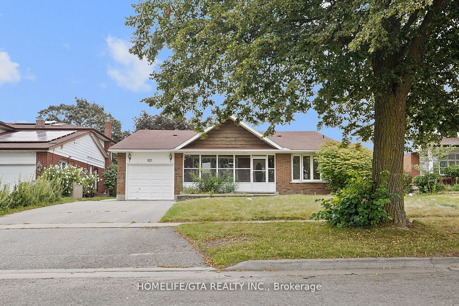 821 Ferndale Street Main, Oshawa, ON L1J 5L8