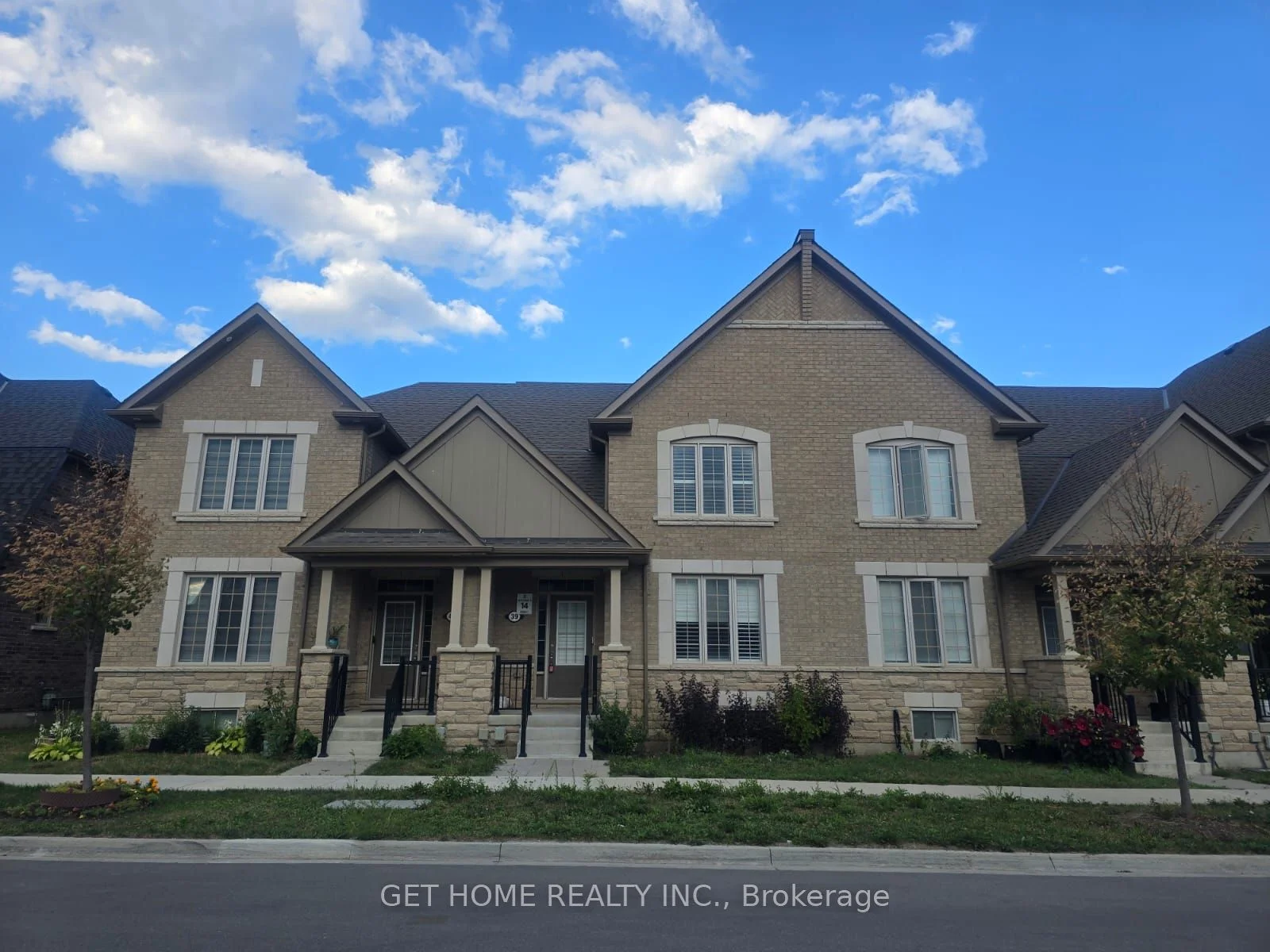 39 Hornchurch Street, Whitby, ON L1P 0J1
