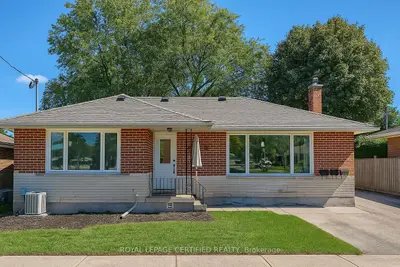 Duplex in Oshawa