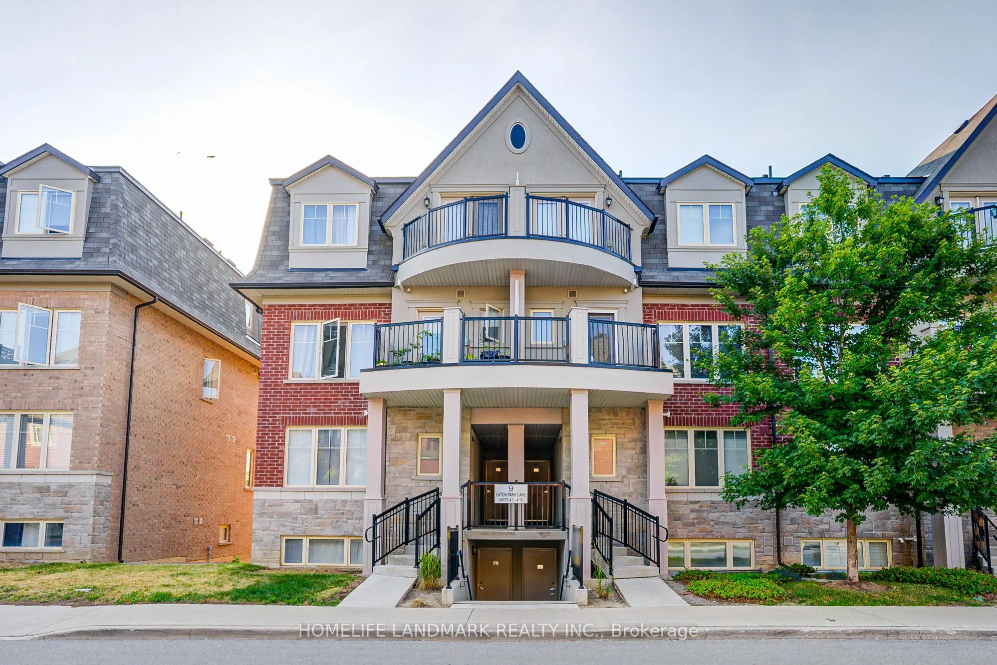 Condo Townhouse in Toronto