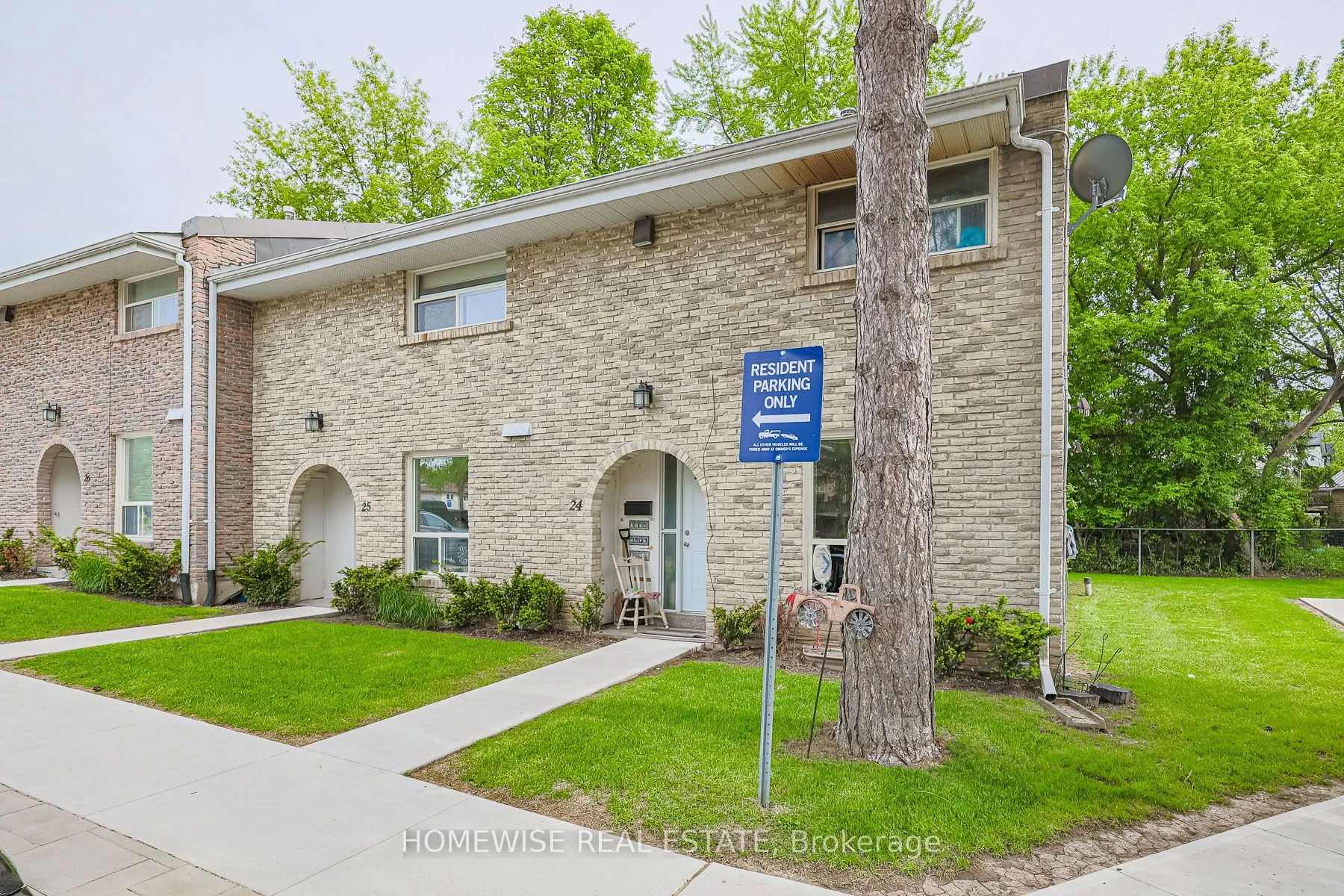 560 Waverly Street N 28, Oshawa, ON L1J 5Y4