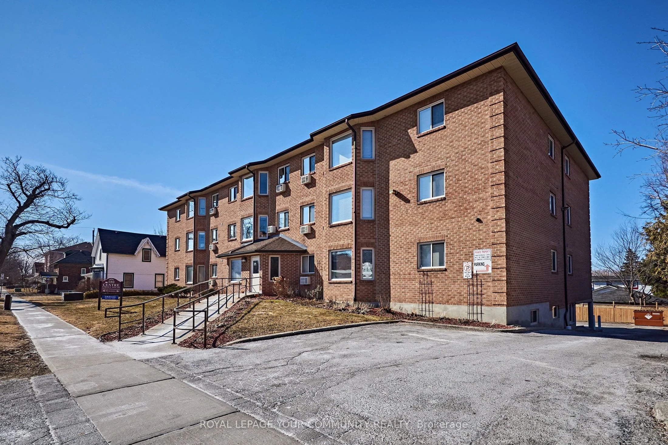 180 Centre Street S 201, Oshawa, ON L1H 4A6