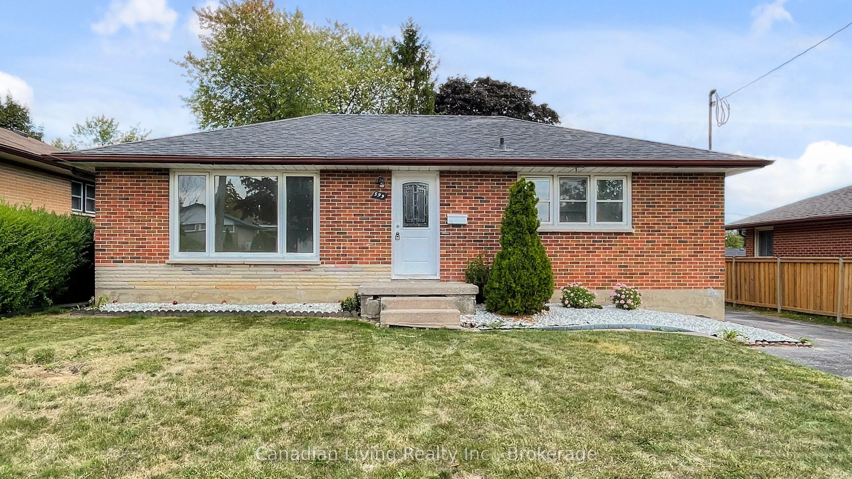 1-599 Gibbons Street, Oshawa, ON L1J 4Z7