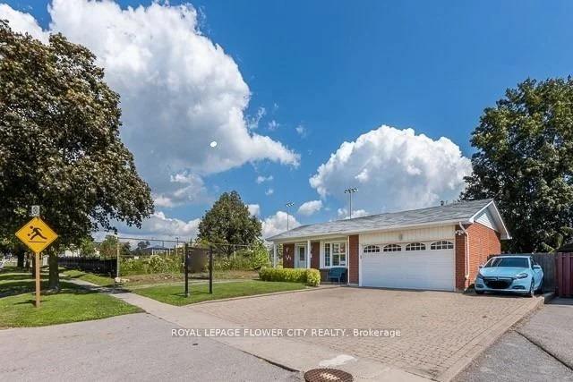 1085 Mary Street N, Oshawa, ON L1G 5G9