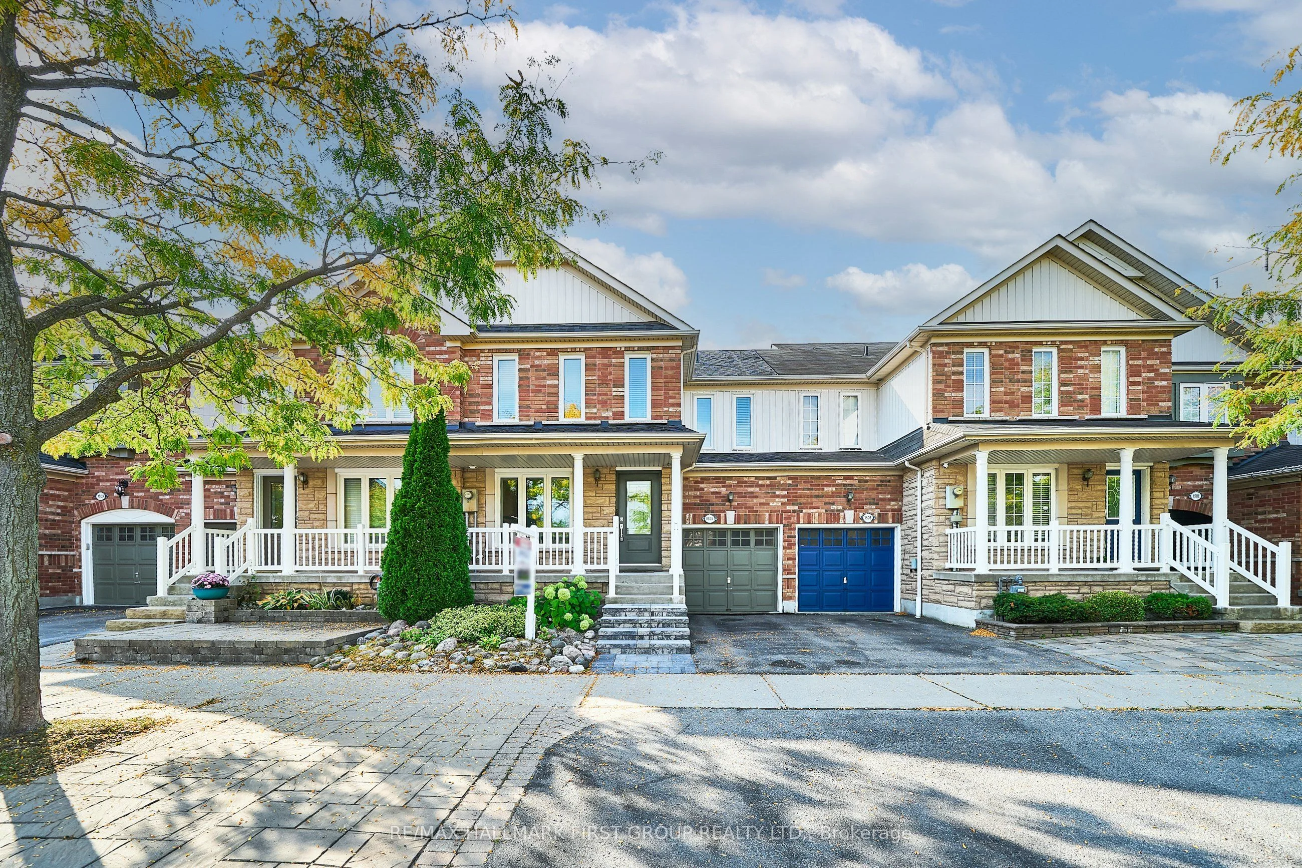 Att/Row/Townhouse in Pickering