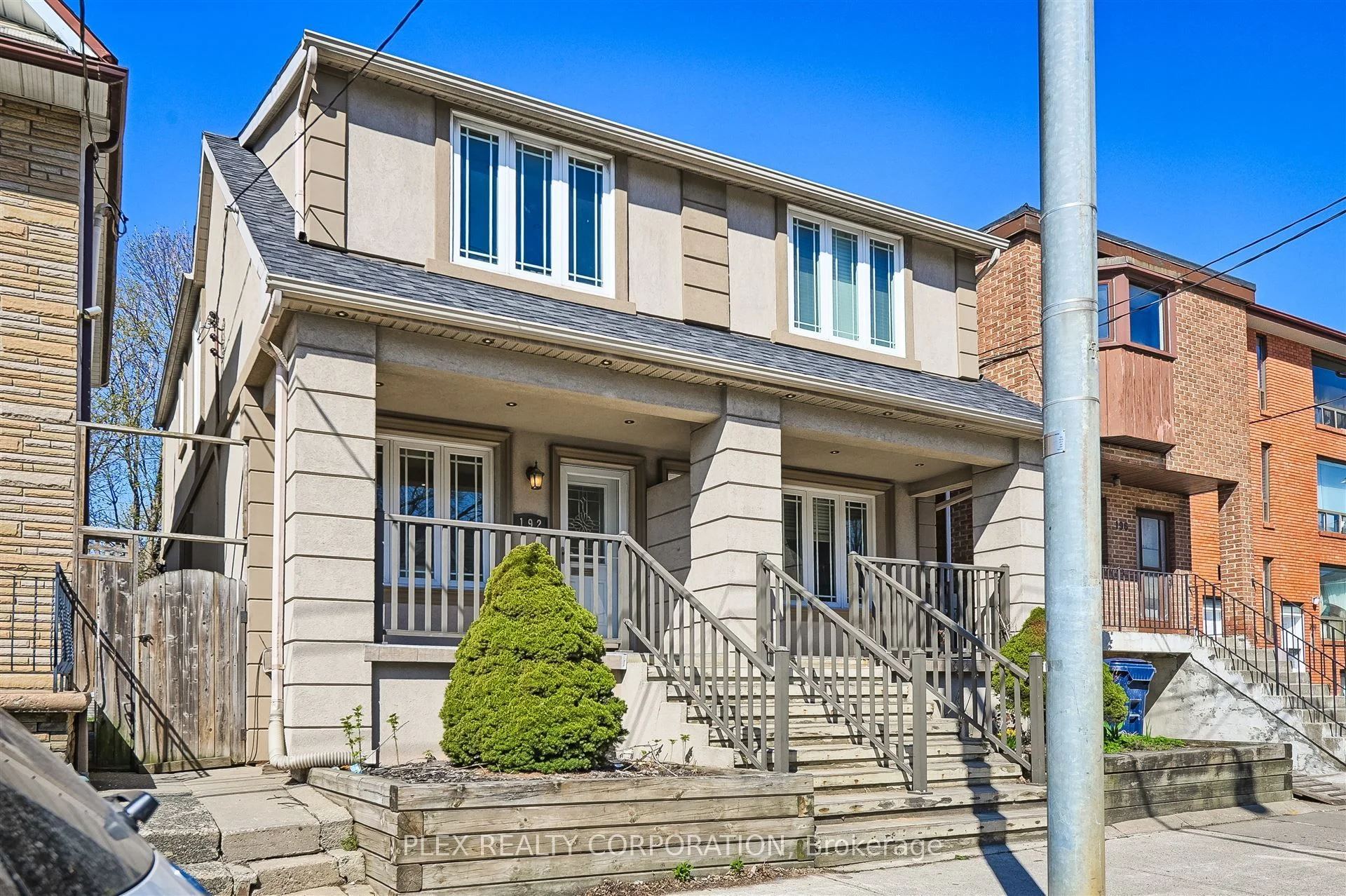 192 Coxwell Avenue, Toronto E01, On M4l 3b2