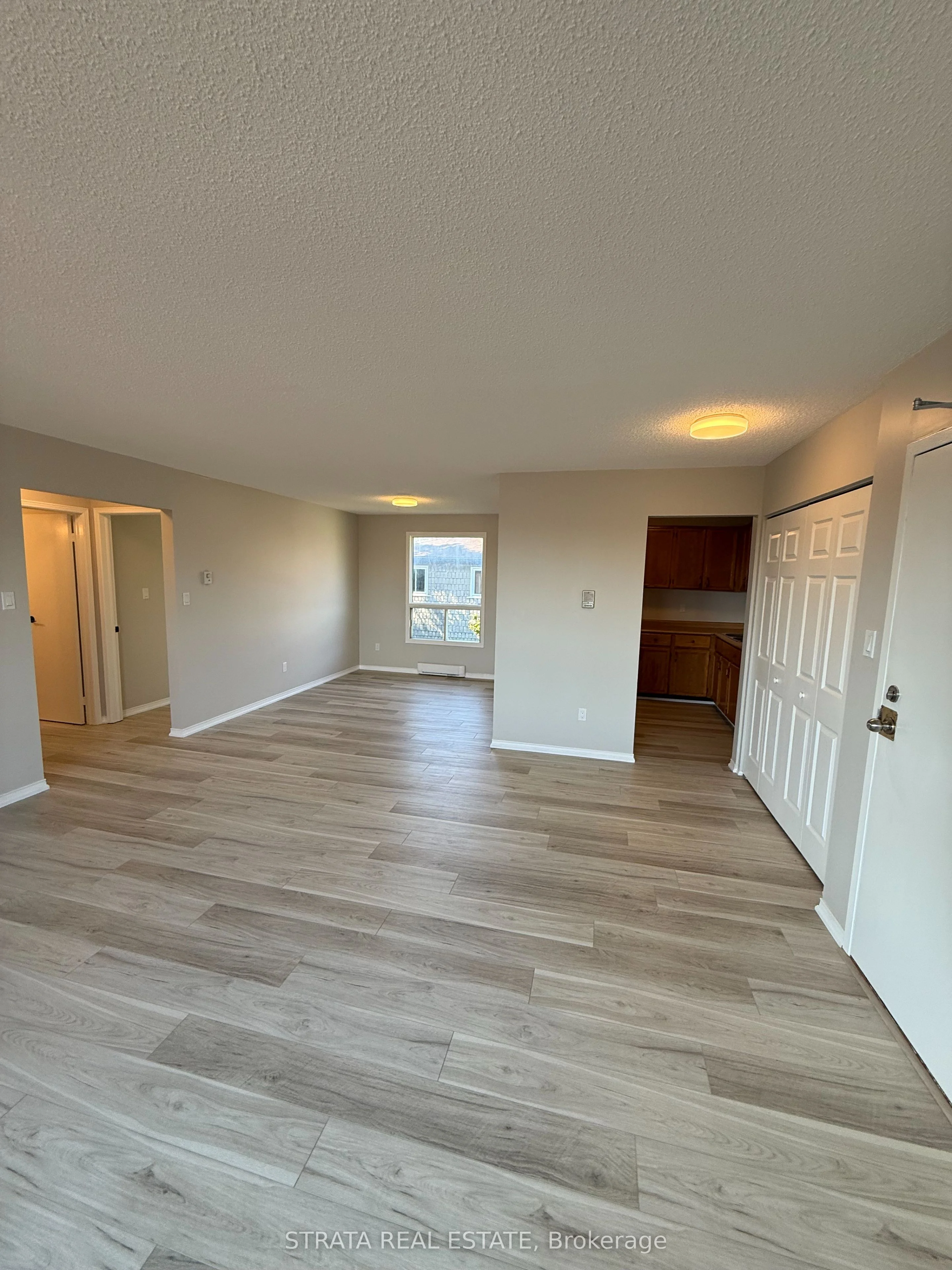 338 Malaga Road 5, Oshawa, ON L1J 1N7