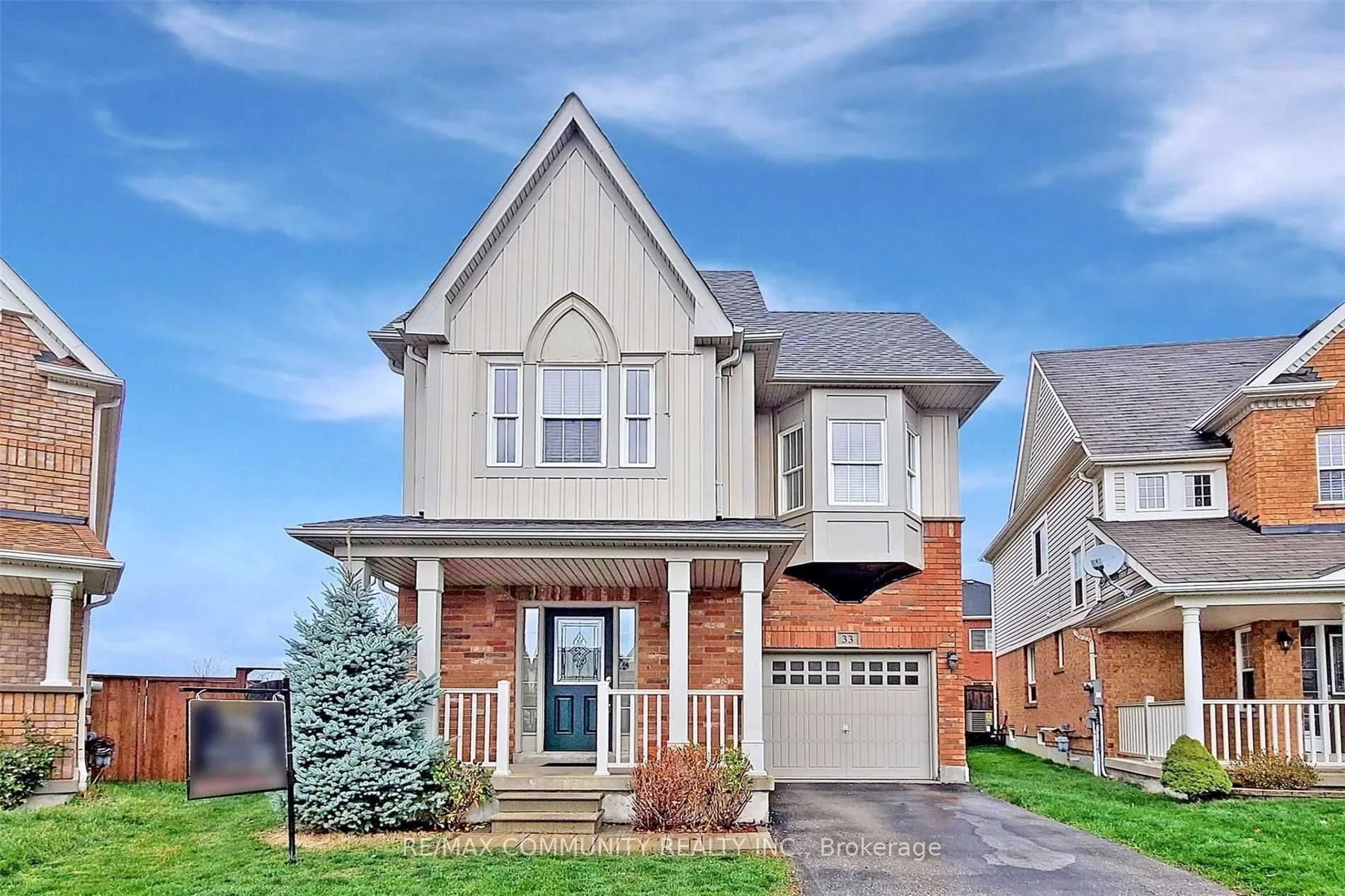 33 Decourcy-Ireland Circle, Ajax, ON L1T 0K6