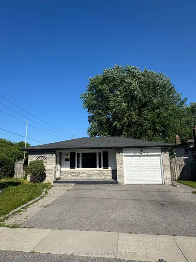 Detached in Oshawa