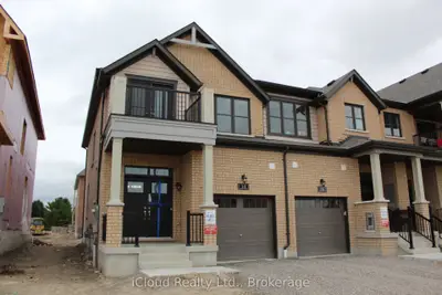 Att/Row/Townhouse in Whitby