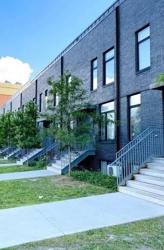 1720 Simcoe Street N 10-2, Oshawa, ON L1G 4X9