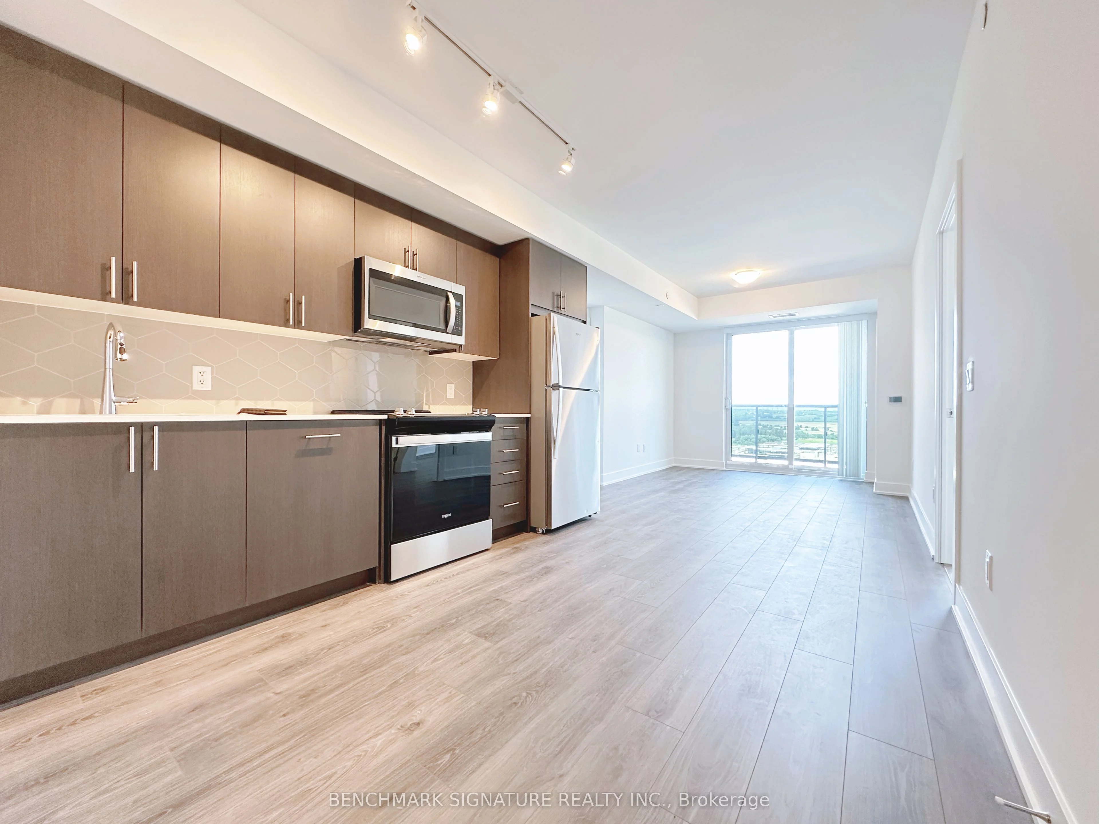 2545 Simcoe Street N 2318, Oshawa, ON L1L 0W3