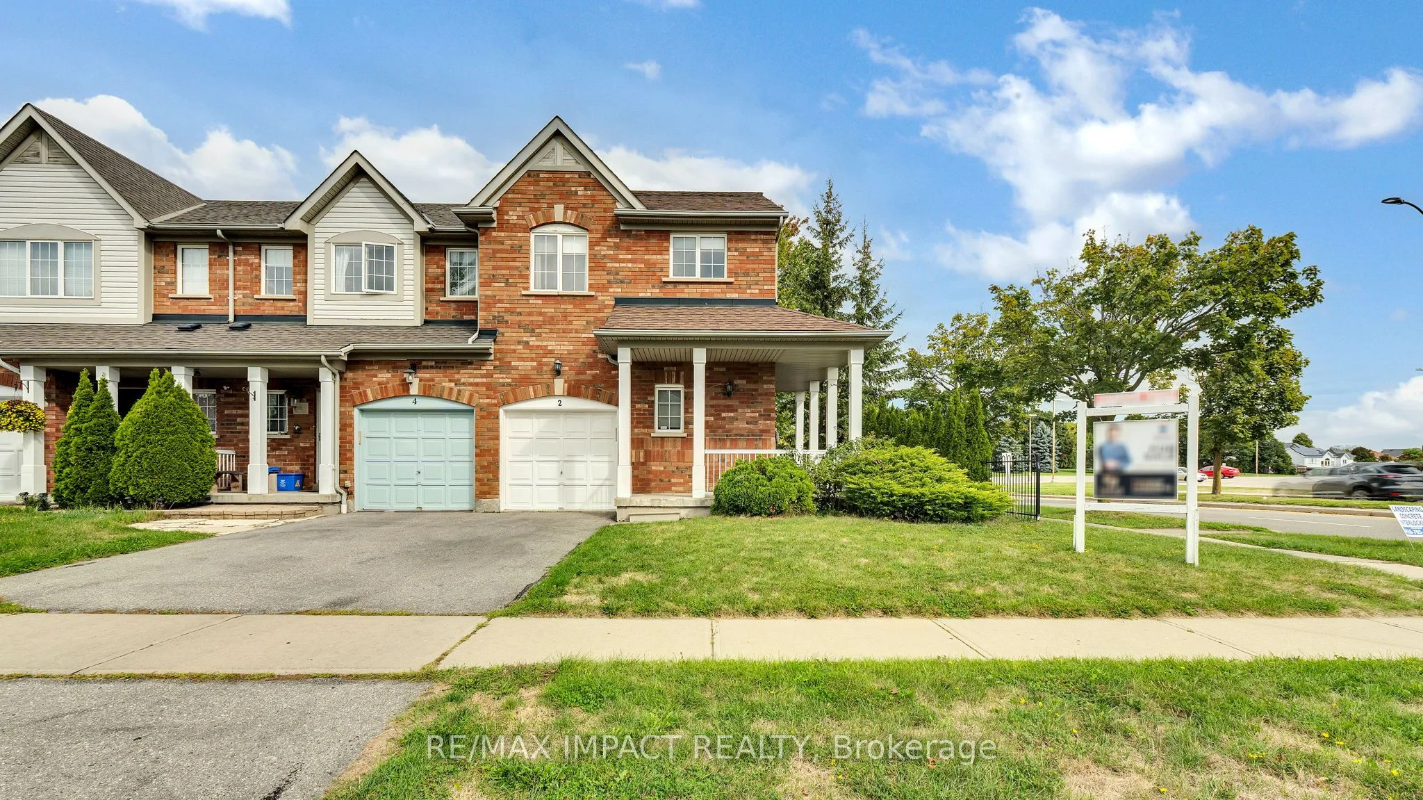 2 Plantation Court N, Whitby, ON L1P 1R2