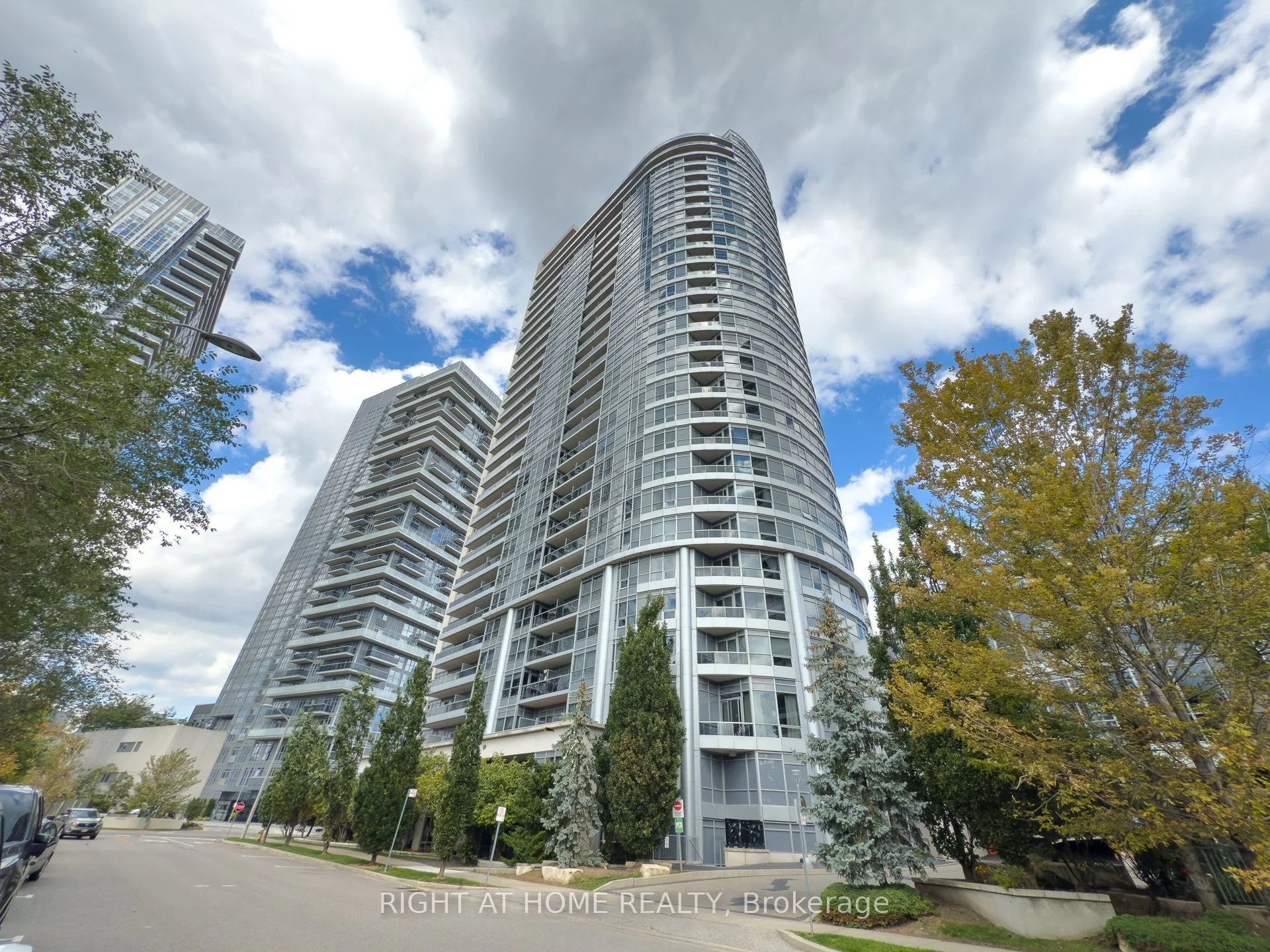 181 Village Green Square 1419, Toronto E07, ON M1S 0L3
