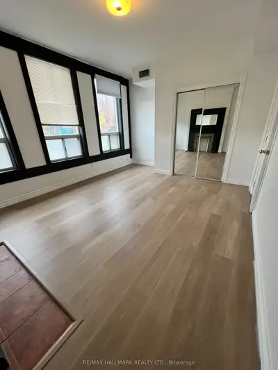 Upper Level in Toronto