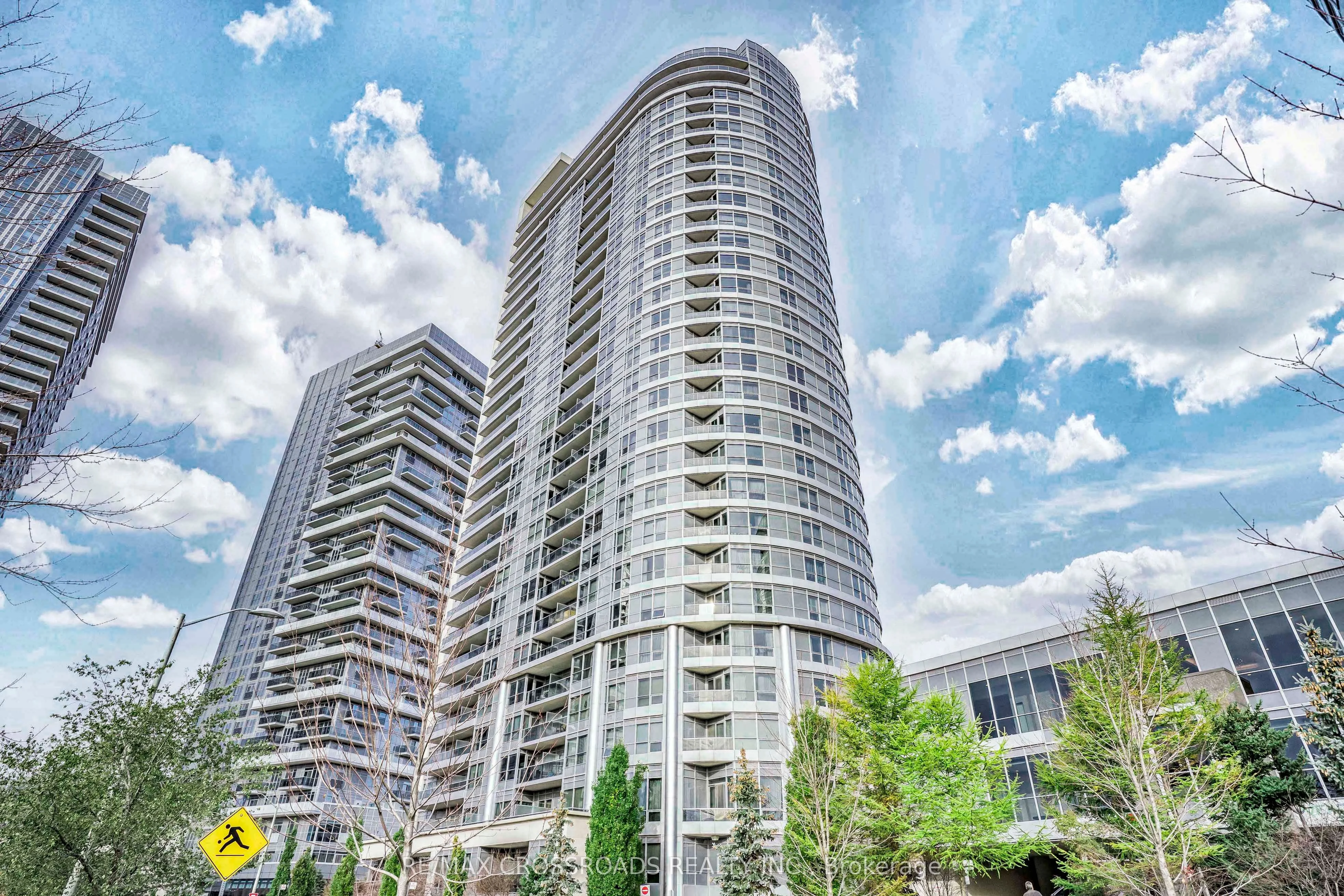 181 Village Green Square 1321, Toronto E07, ON M1S 0K6