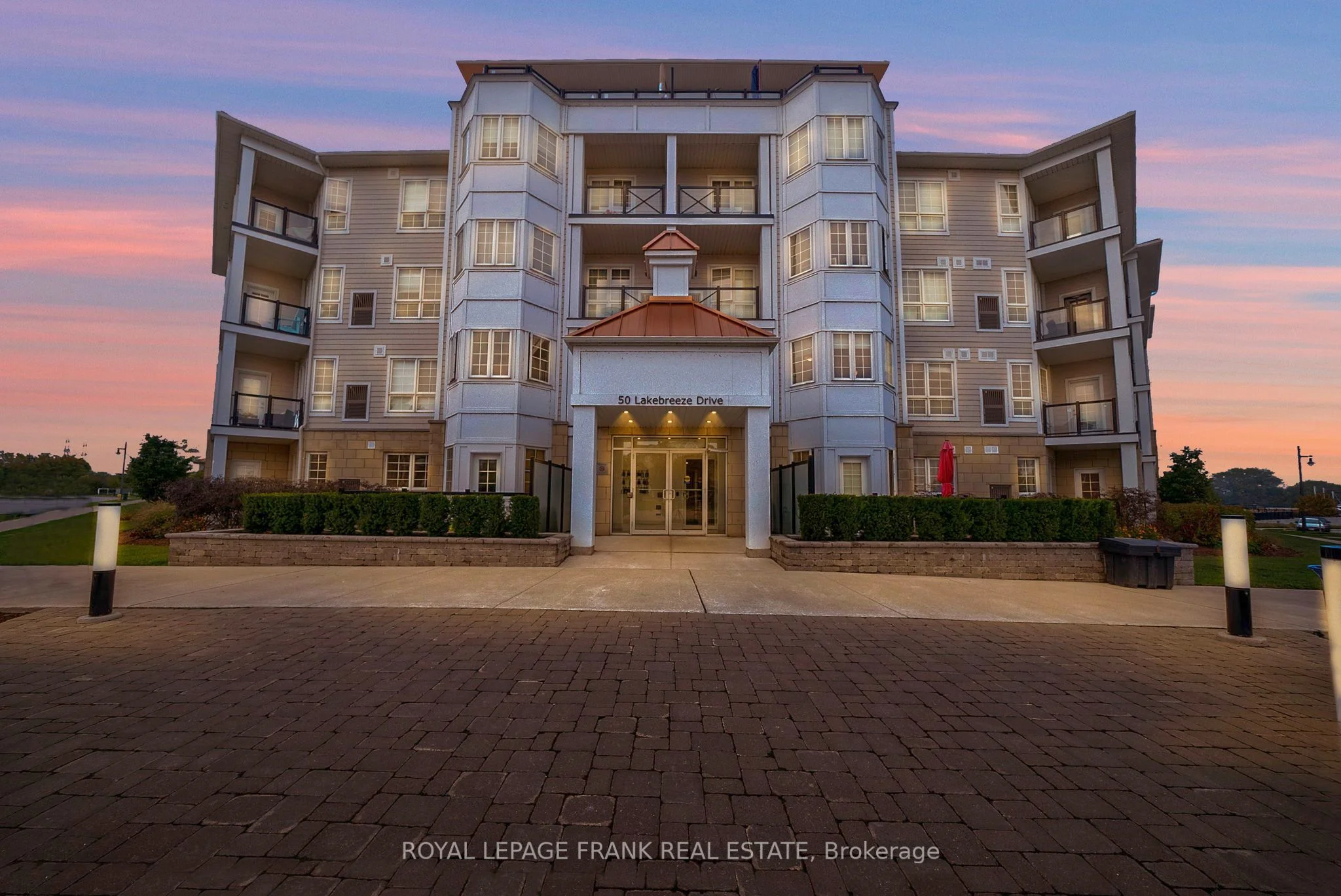 50 Lakebreeze Drive 318, Clarington, ON L1B 0V9