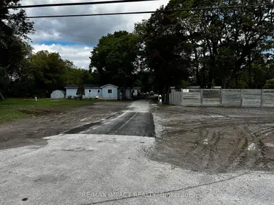 300 King Street E 23, Clarington, ON L1C 3K5