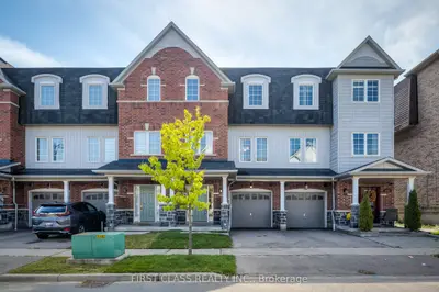 Att/Row/Townhouse in Pickering