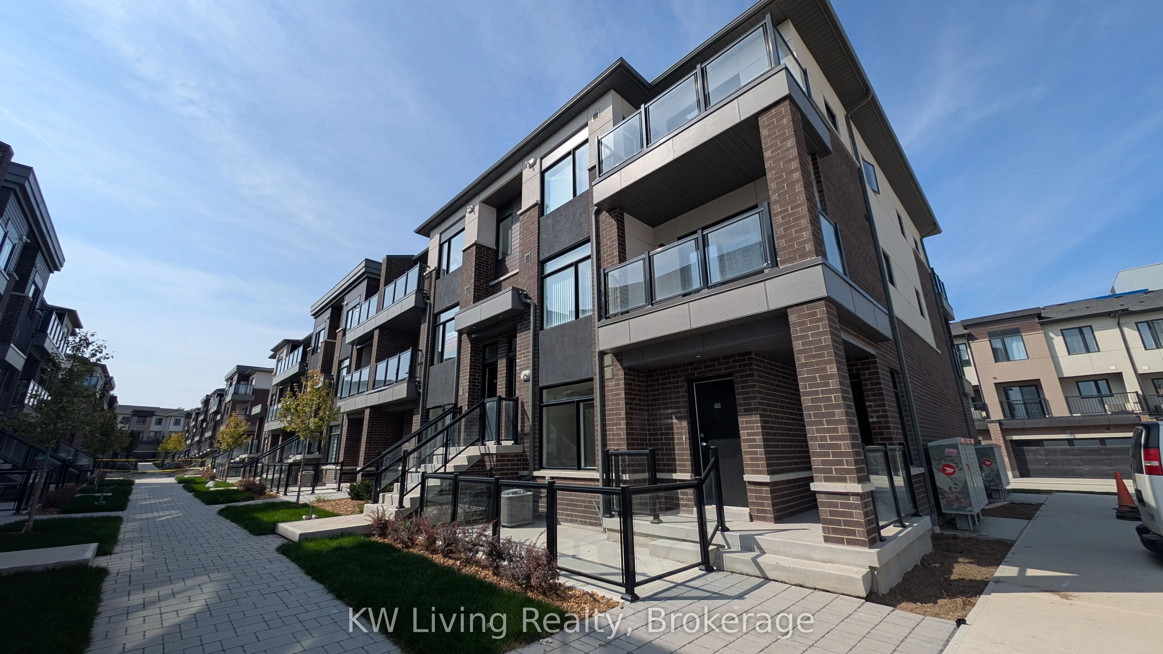 1695 Dersan Street 910, Pickering, ON L1X 0S9
