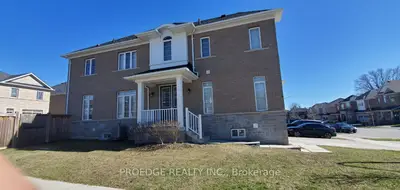 Detached in Whitby