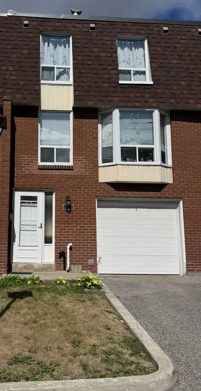 Condo Townhouse in Toronto