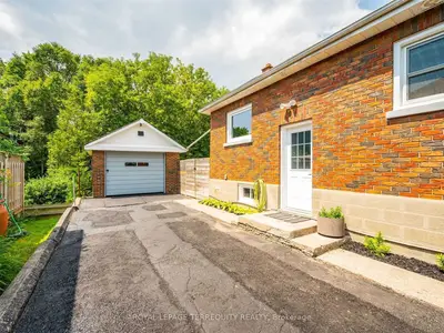 Duplex in Oshawa